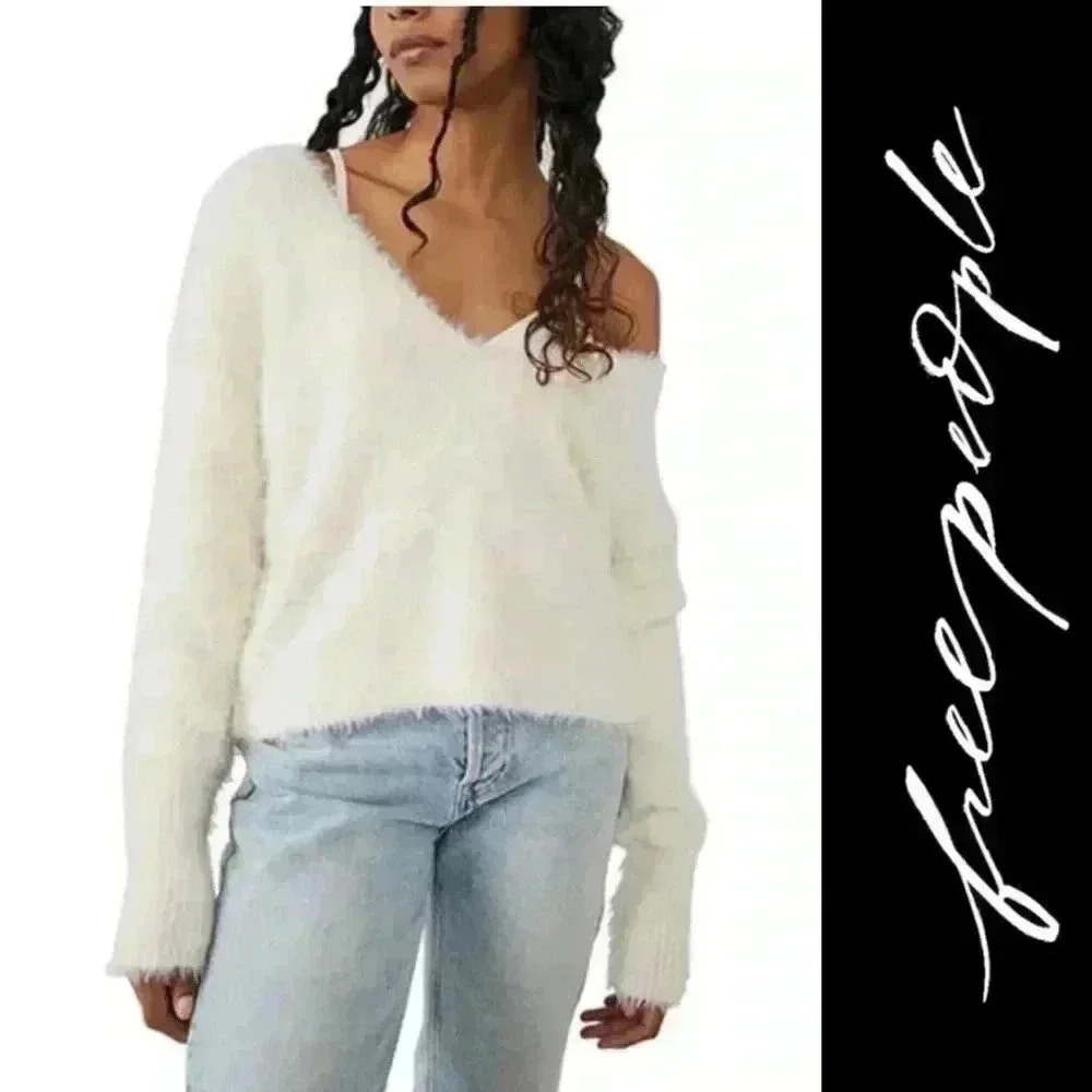 BNWT Free people  Women’s Serendipity V-Neck Sweater size  L retail $198+tax
